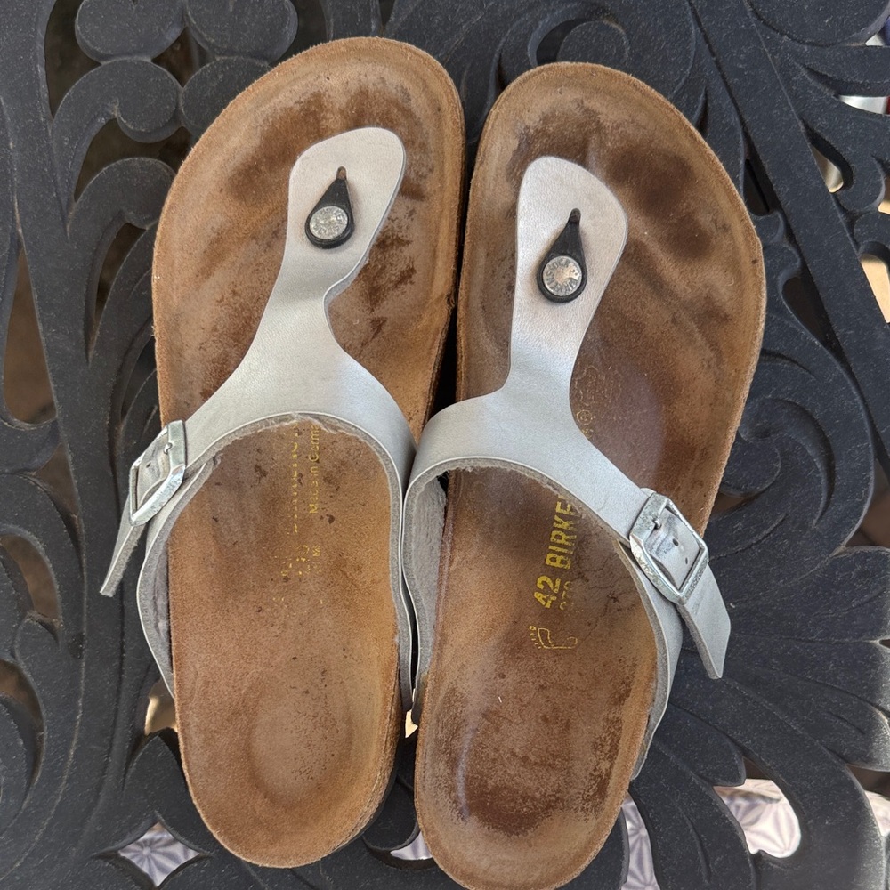 Birkenstock Women's Silver Gizeh Metallic Sandals